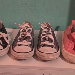Kids size 2 shoes