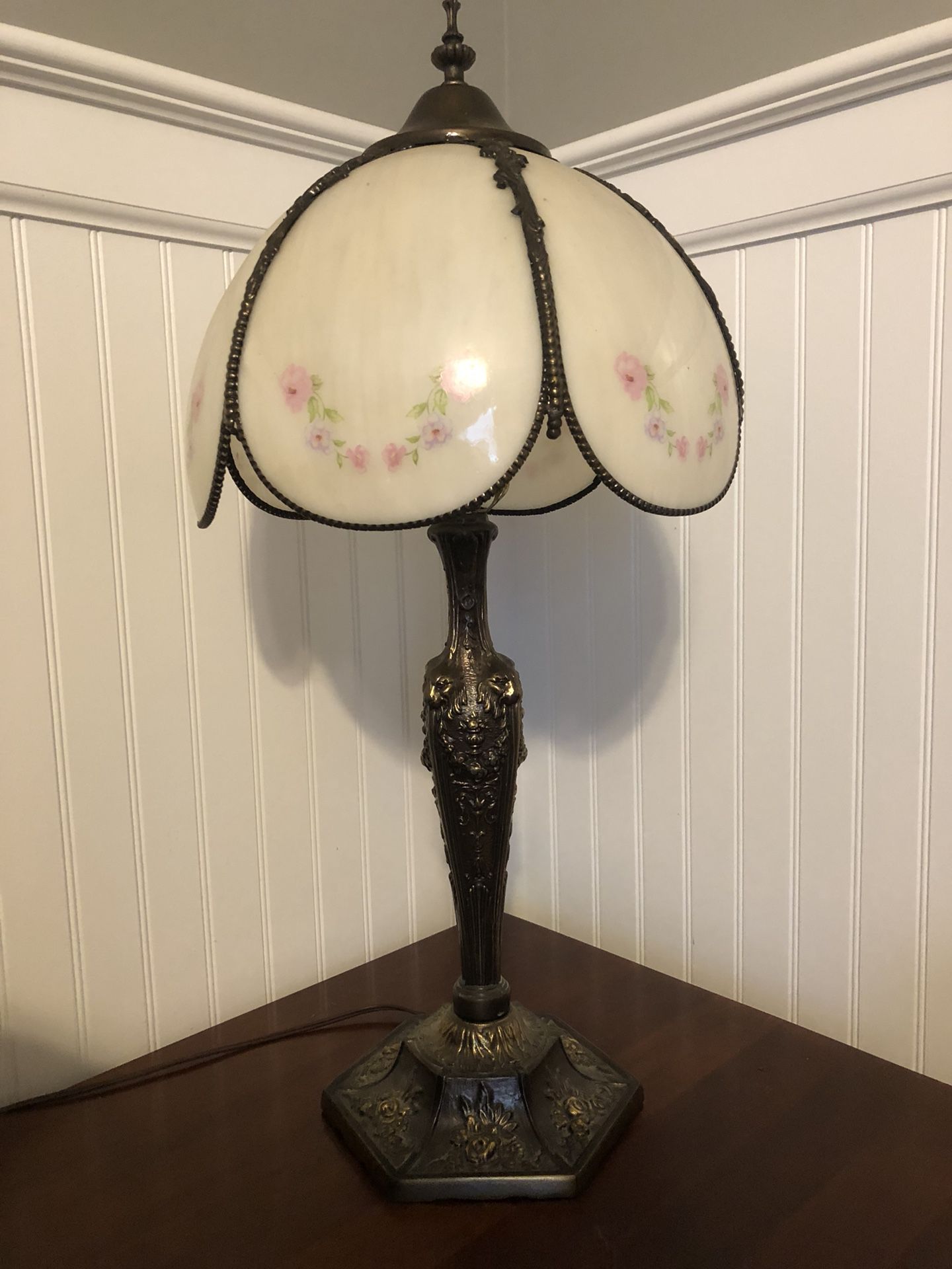 Beautiful vintage lamp (works!)