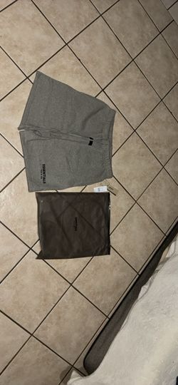 Essentials shorts dark oatmeal