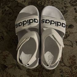 Woman adidas slippers
