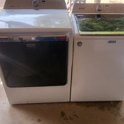 Washer And Dryer Electric Or Gas Dryer  Maytag Bravos Xl Can̈on Size Capacity Plus Tube With Warranty $550 The Set
