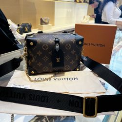 Louis Vuitton Cross Body 