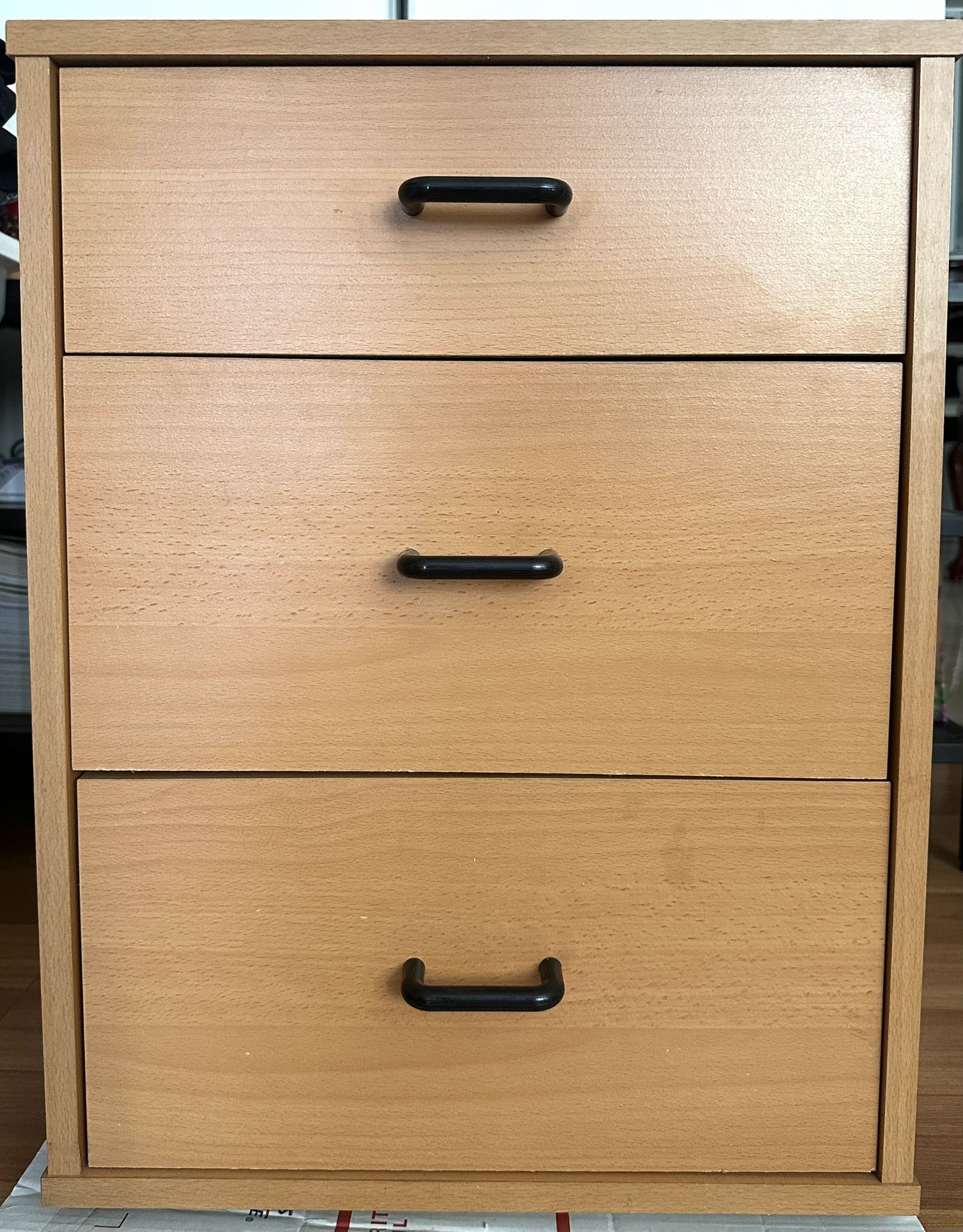 Storage Unit With 3 Drawers