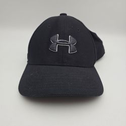 Youth Under Armour UA Classic Fit Black FittedHat S/M. 10