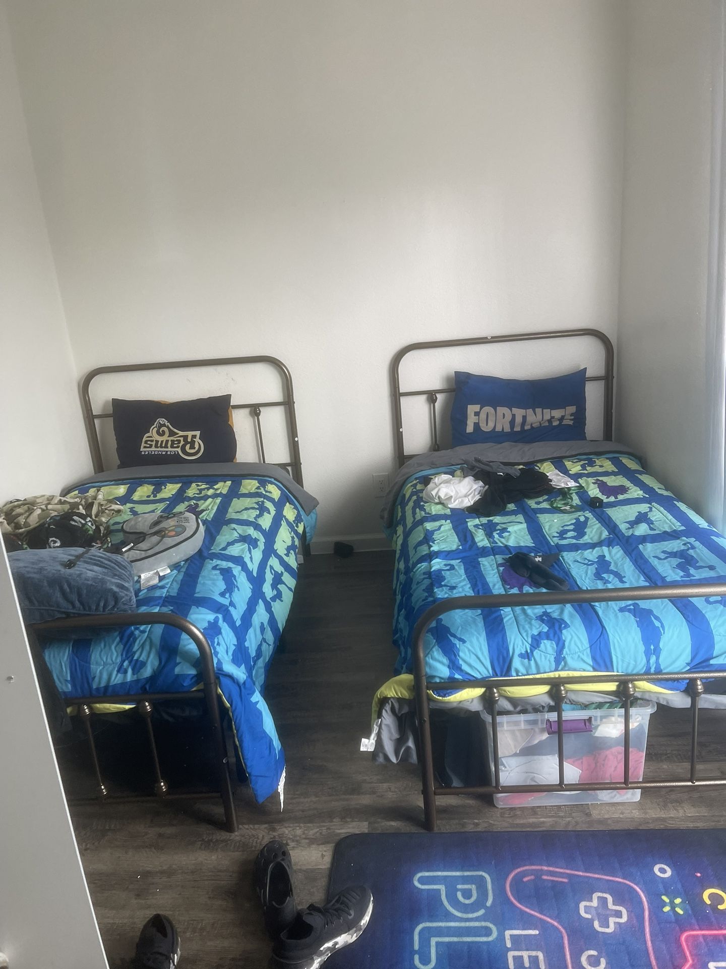 Twin Bed