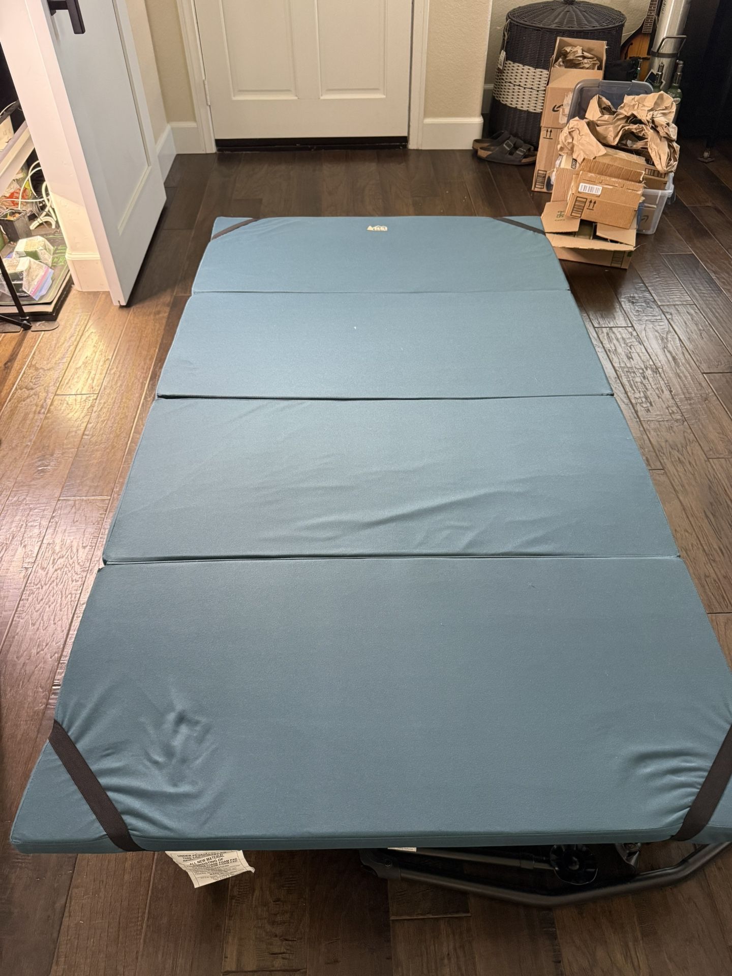 Trailgate Vehicle Sleeping Plateform 40"