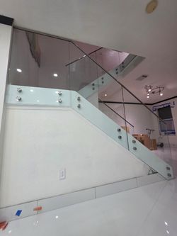 Glass stairs in all the measures