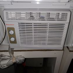 5,000 BTU AIR-CONDITIONER 