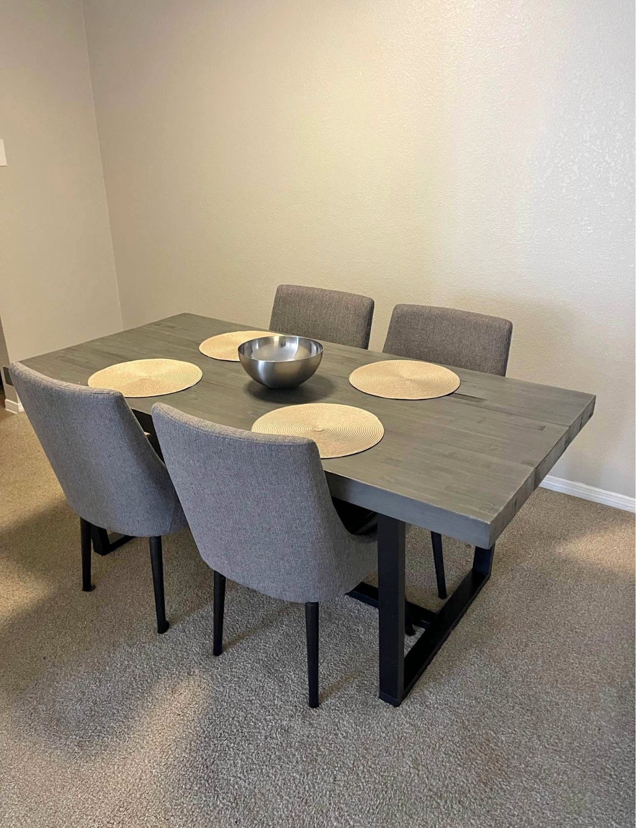 Dining table and 4 chairs