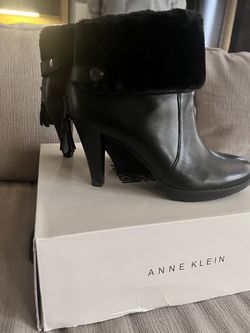 Booties Size 71/2 Almost New