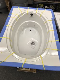60” jacuzzi tub