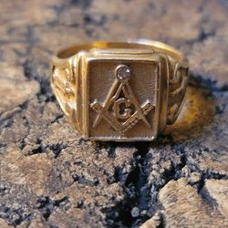 14kt Gold Diamond Mason Ring
