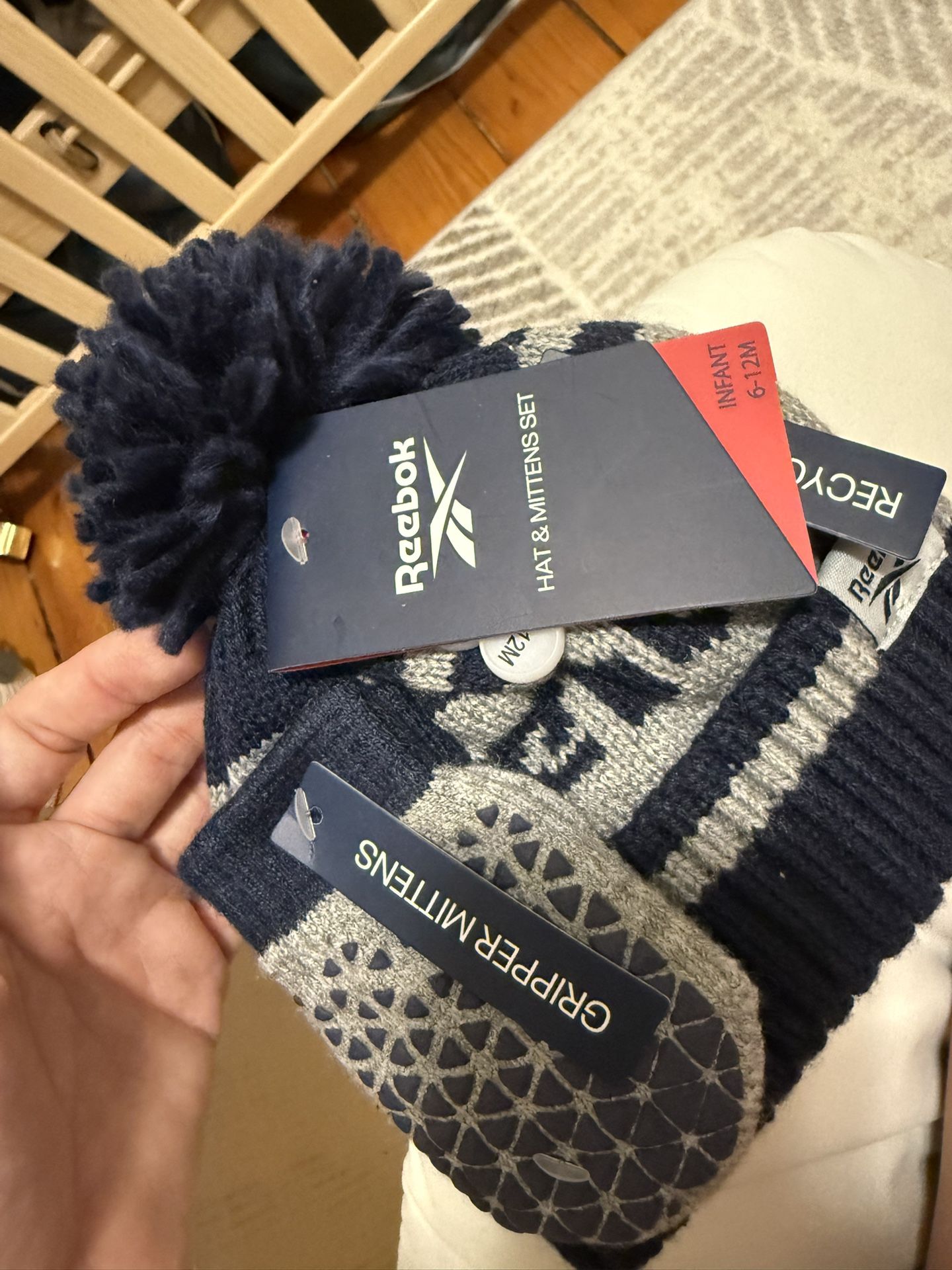 Baby Hat And Mittens Reebok