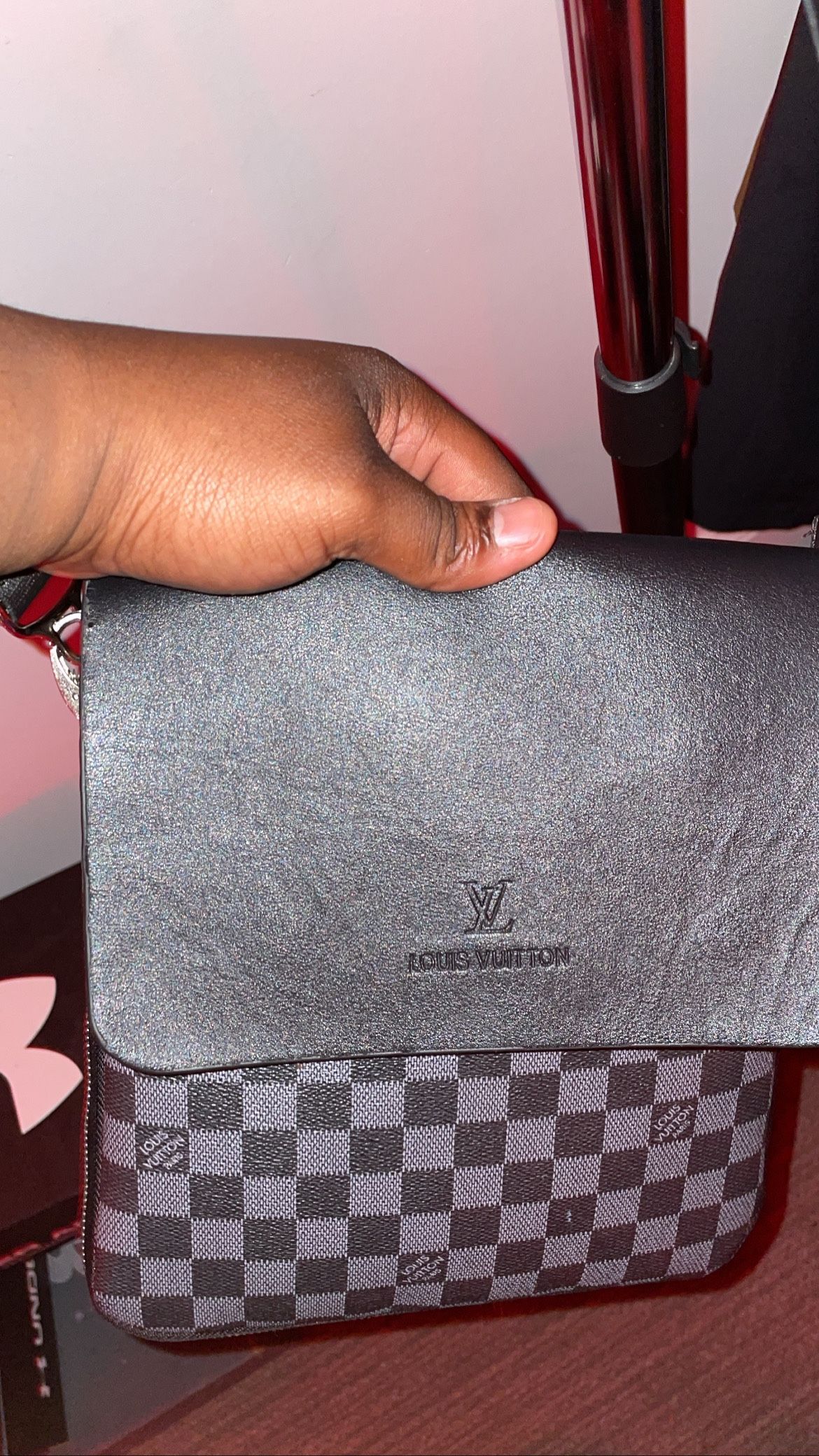 LV messenger Bag