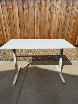 FREE White Desk - Antioch, CA