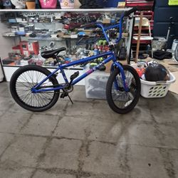 Mongoose  BMX  20,, Bike  Como Nueba