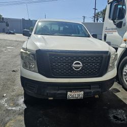 2017 Nissan Titan