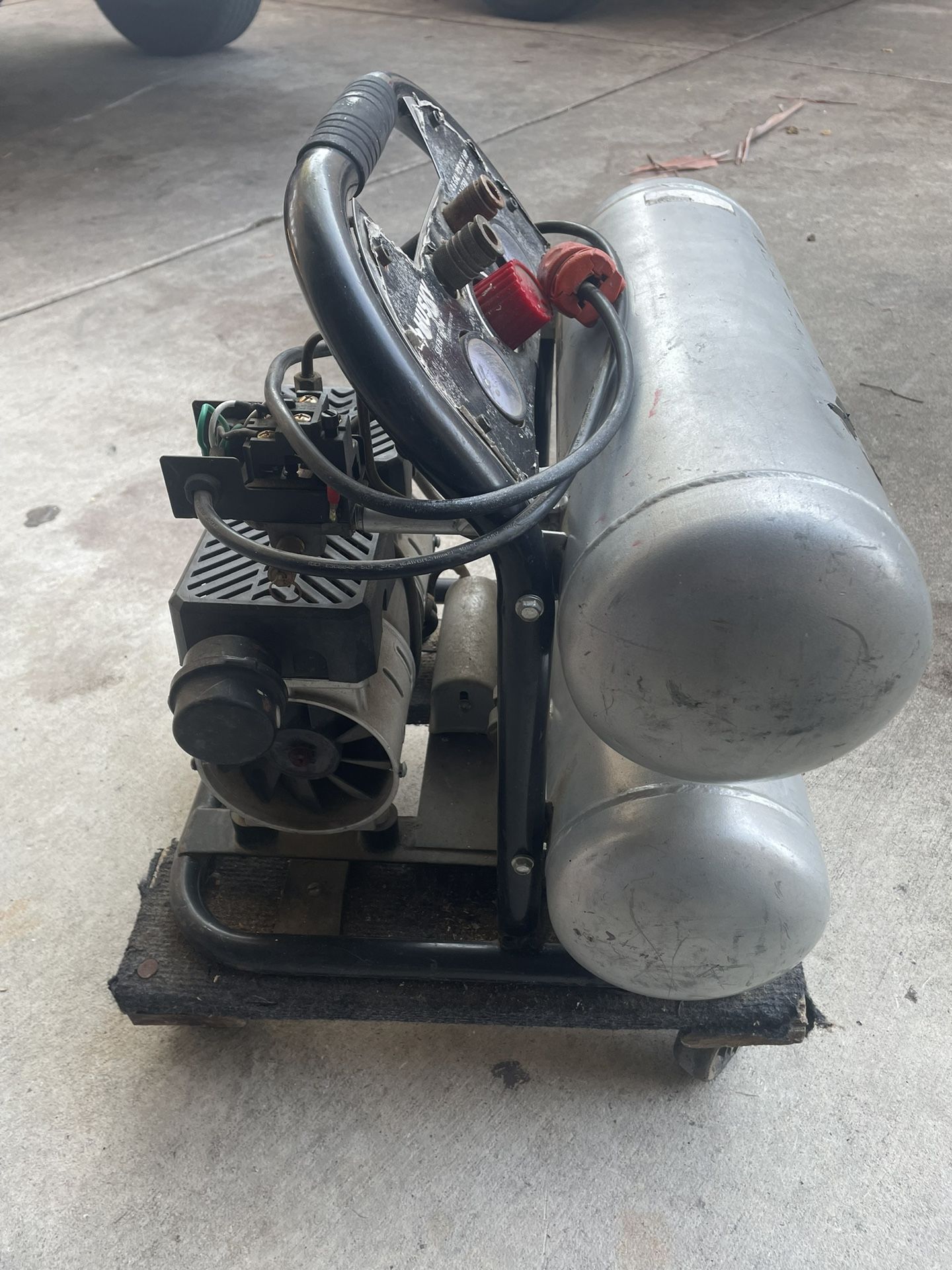 Husky Silent Flow Air Compressor 