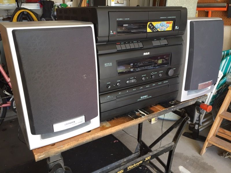 RCA 5 CD Stereo System-RP-9518 with Aiwa 2-Way Speakers