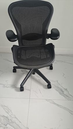 Herman Miller Aeron Size B Mint Condition Like New 