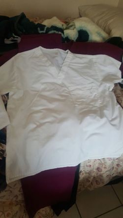Wonder wink scrub top