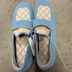 NWT Women Loafer Size 8