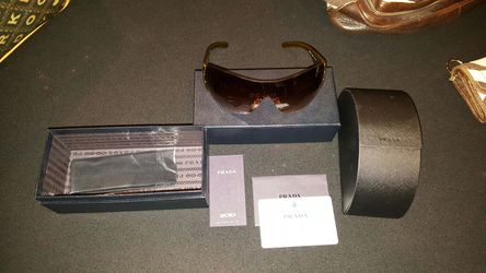 PRADA WOMEN SUNGLASSES