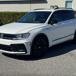 Tiguan R-Line 2021 with panoramic sunroof Clean Title