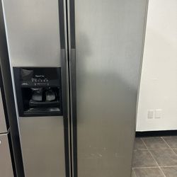 Whirlpool Side By Side Refrigerator 