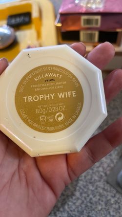 Fenty/throphy wife