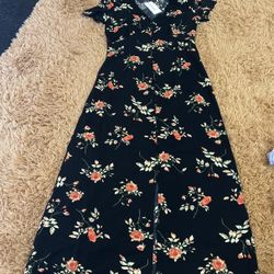 Lady’s Dress Size M