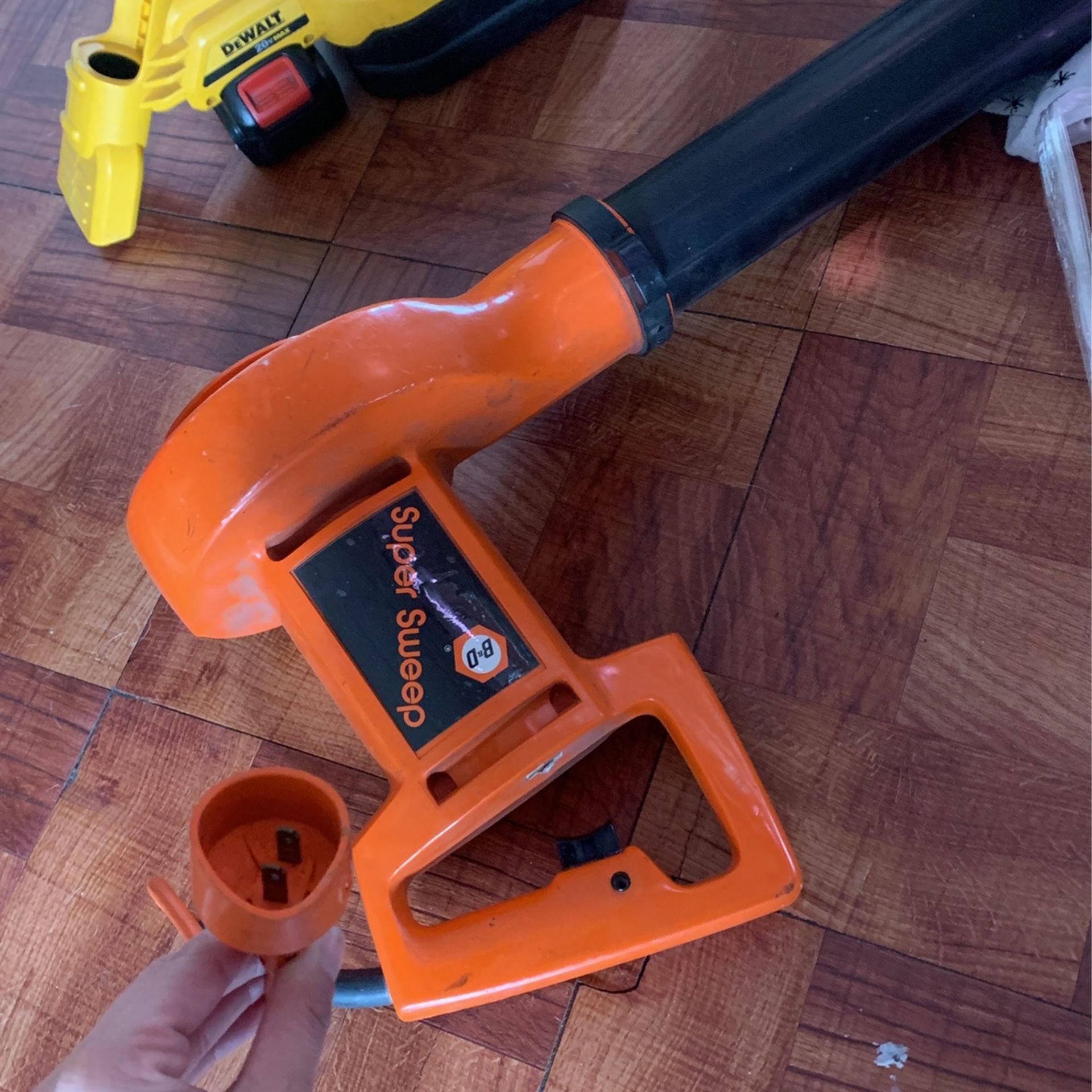 Leaf Blower 