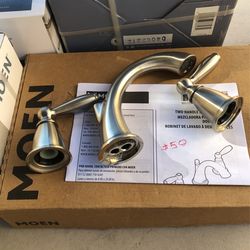 Handle Lavatory Faucets And Shower Sets. $40 50 60
