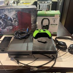 Xbox One 1TB Combo Set with Scuf Controller & TurtleBeach Headset 