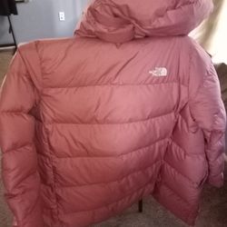 NORTH FACE 550 ROSE PINK WAS 350+🔥Now $150 SIZE XL🔥