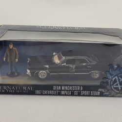 Jada Toys Hollywood Rides Supernatural Dean & 1967 Chevy Impala SS 1/24 Scale