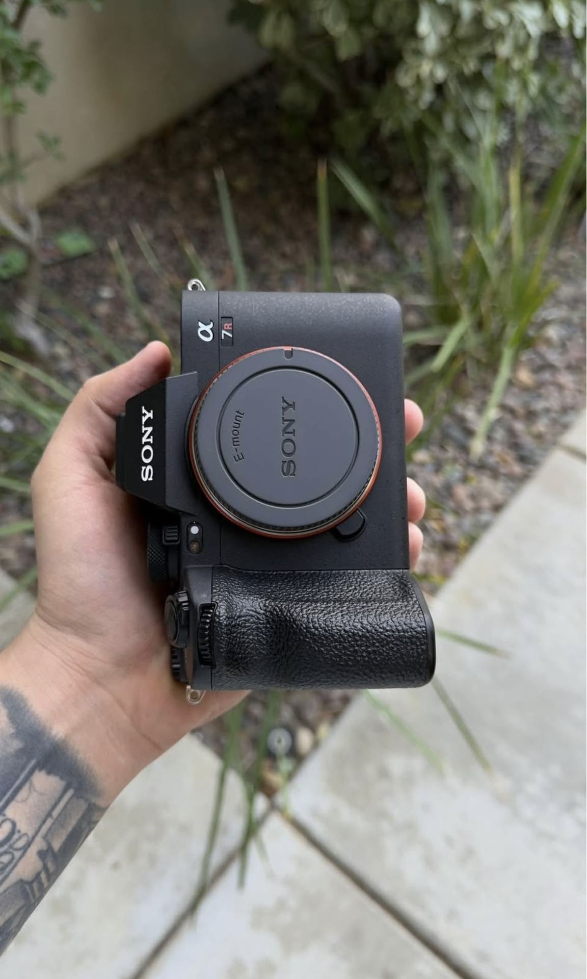 Sony - A7R V Full-frame Mirrorless Camera with Interchangeable Lens (Body Only) - Black