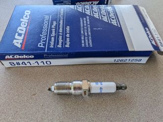 Chevy GMC trucks 1500 OEM spark plugs