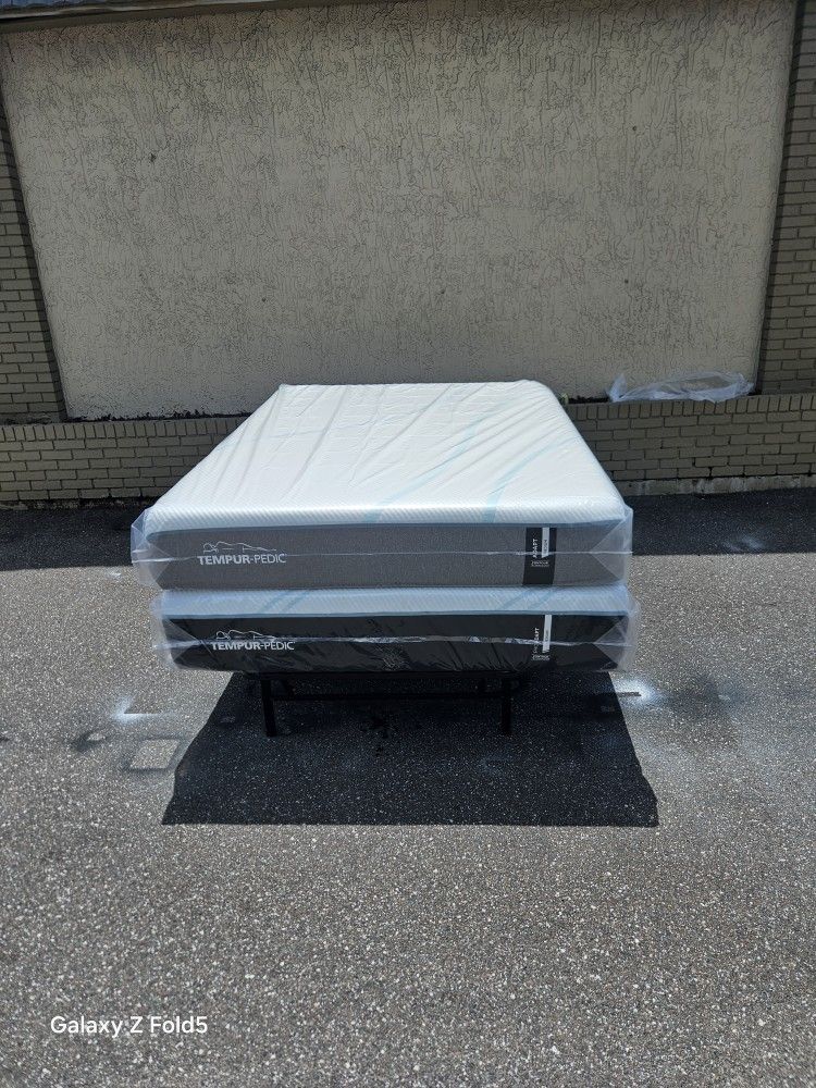 Brand New Queen Size Tempur-pedic Adapt Meduim Mattress In Plastic