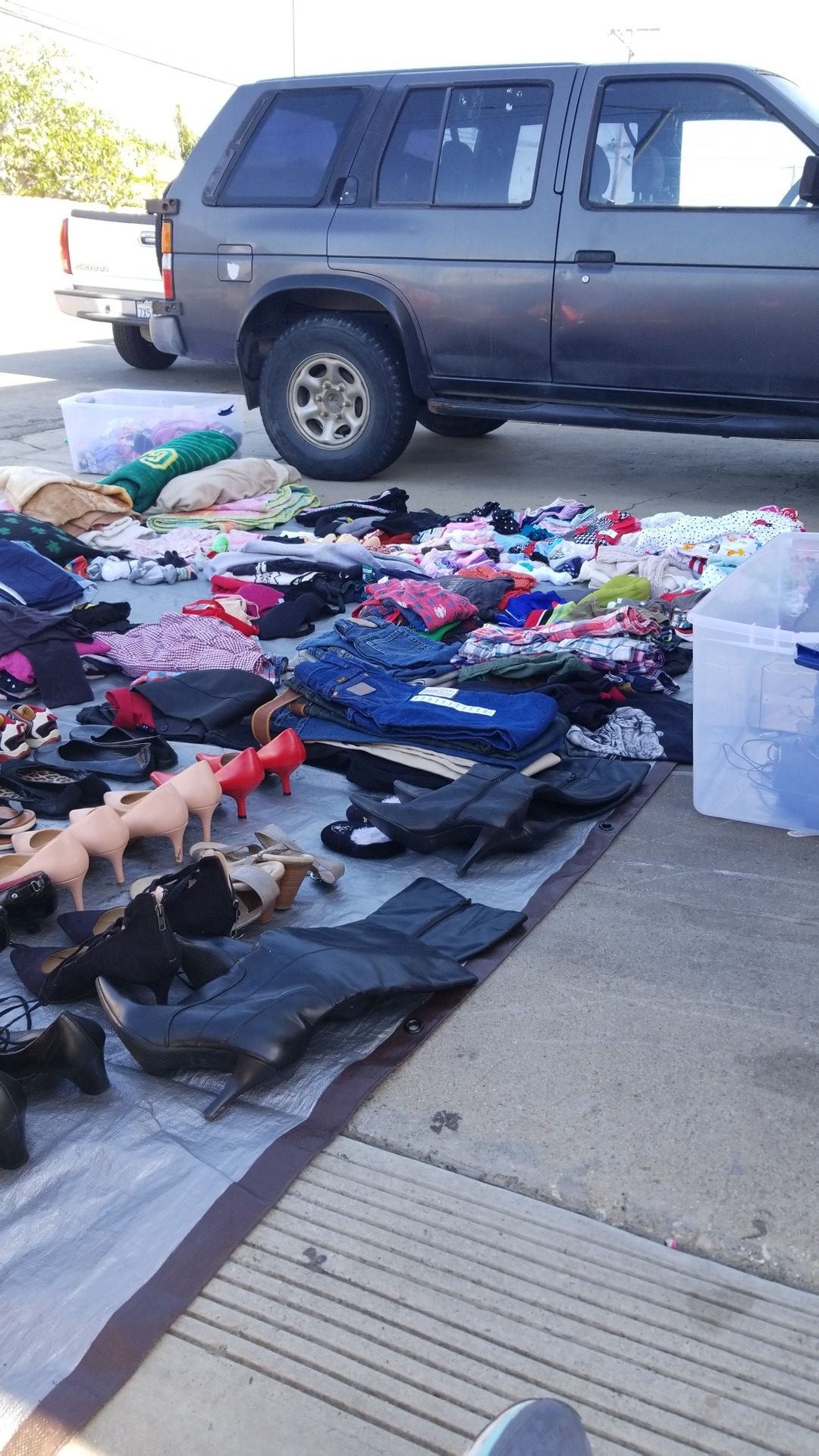 Yard sale 32 S Madeira ave Salinas