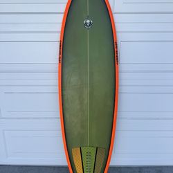 6’6” x 22.5 x 2.75 Chandler Surf Surfboard