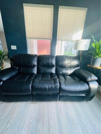 Avenger Black Power Reclining Sofa Sectional