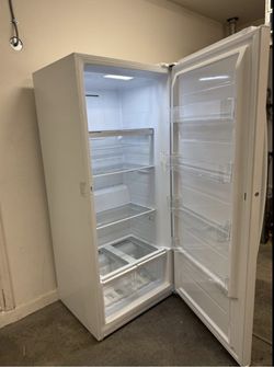 GE 21.3 cu. ft. Garage Ready Upright Freezer with Turbo Freeze, Interior LED Lighting, Key Lock