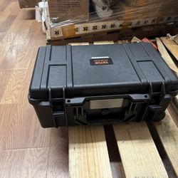 VeVor 1.58 Cu.ft  Weatherproof Hard Case With Retractable Pull Handles & Wheels 
