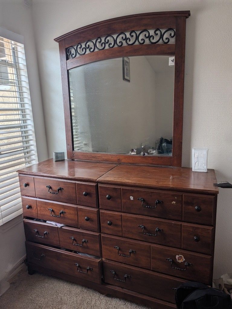 Full Bedroom Furniture Set 