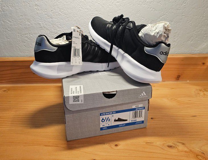 Adidas Women's Size 6.5
Lite Racer 3.0 Running Shoe