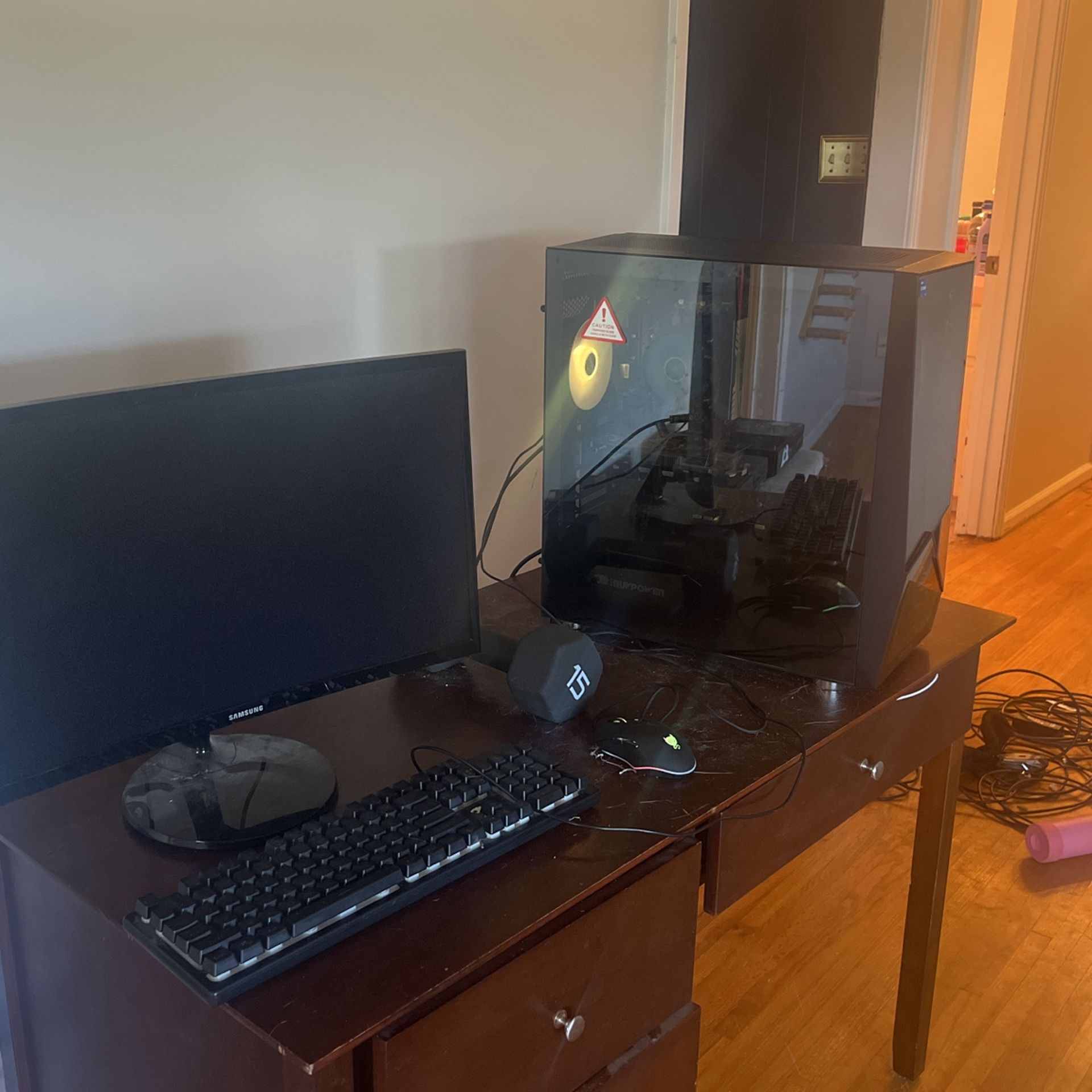 GAMING PC With Monitor Keyboard And Mouse