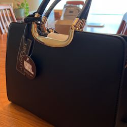 Brand new Deluxity faux Leather Purse