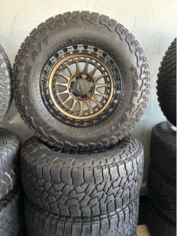 Bendo un set de Rines nuevos con llantas usadas para Toyota Tacoma Chevy Silverado