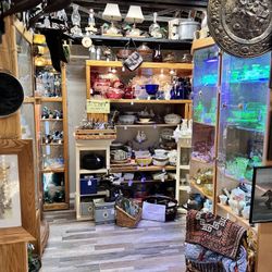 Uranium Glass, Glassware, Vintage Jewelry, MCM, Pyrex, Glasbake, Fire King, Pink Depression Glass, Fairy Lamps & More!!!
